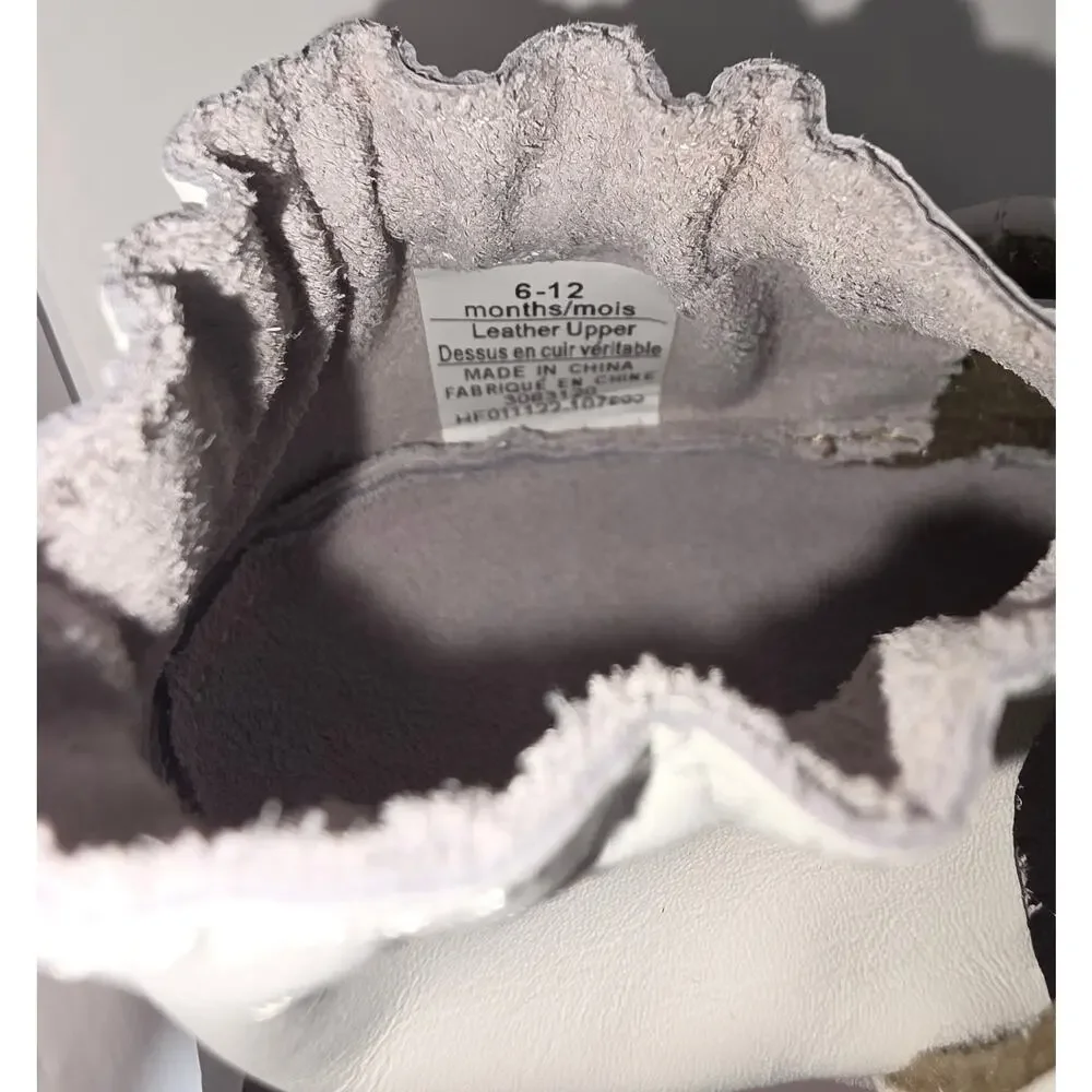 Robeez White Baby Shoes 6-12 Months